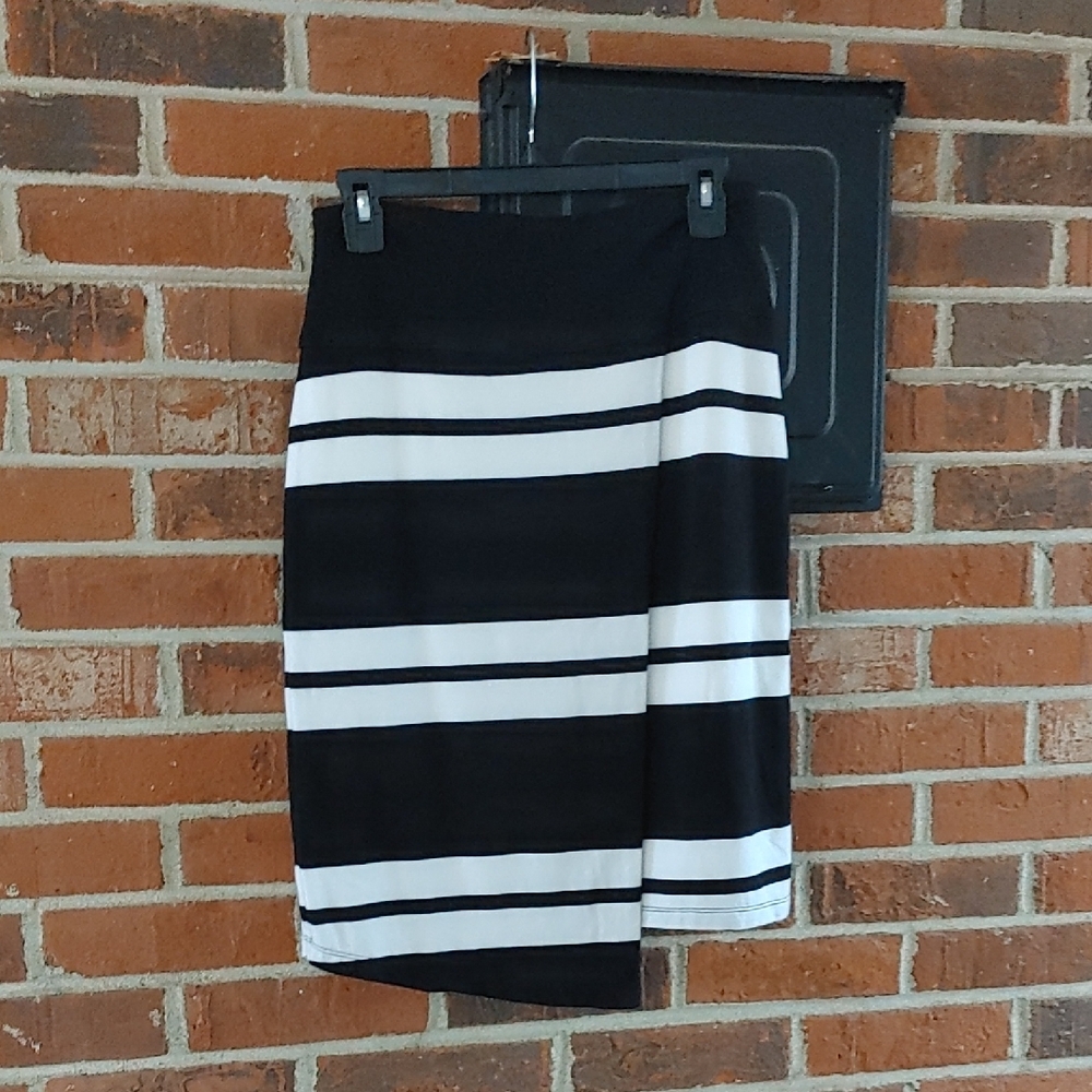 Athleta Black and White Striped Skirt Size S